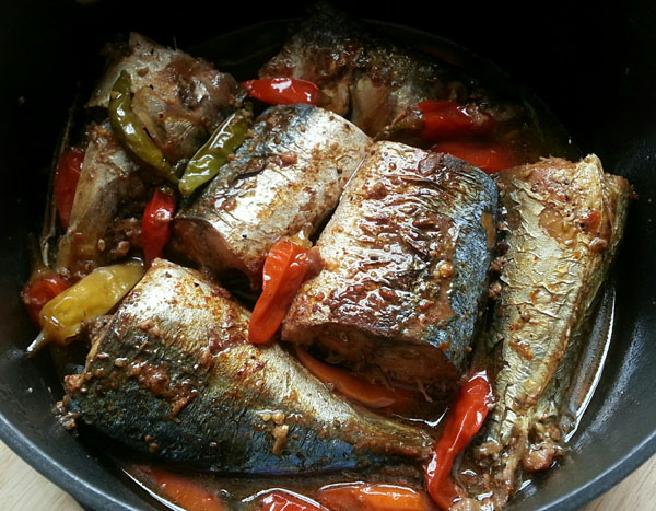 Món cá nục kho hấp dẫn