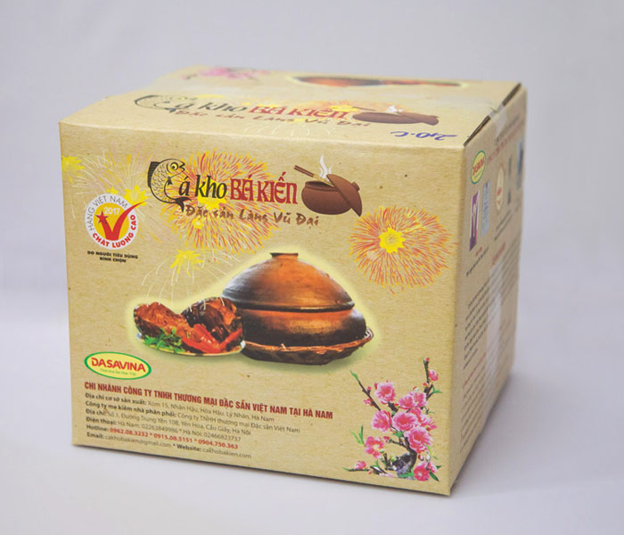 Hộp cá tiện dụng, niêu cá sẽ được cho vào hộp lót chống sốc trước khi tiến hành giao cho khách