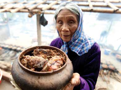 Cá kho là món ăn truyền thống của người dân làng Vũ Đại
