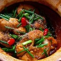 Cá kho tộ thơm ngon đậm đà.