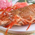 Tôm hùm hấp bia Tuần Châu