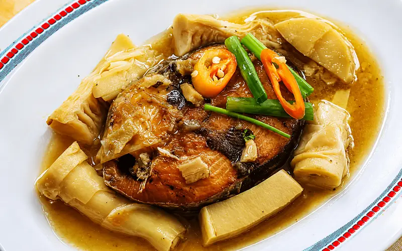 Ngon miệng với cá ngừ kho măng tươi