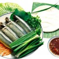 Cá nục hấp cuốn bánh tráng ngon tuyệt