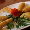 Nem cá hồi chiên chế biến cực đơn giản