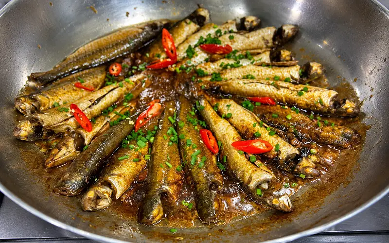 Món ngon dễ làm với cá đối kho tiêu sánh quyện