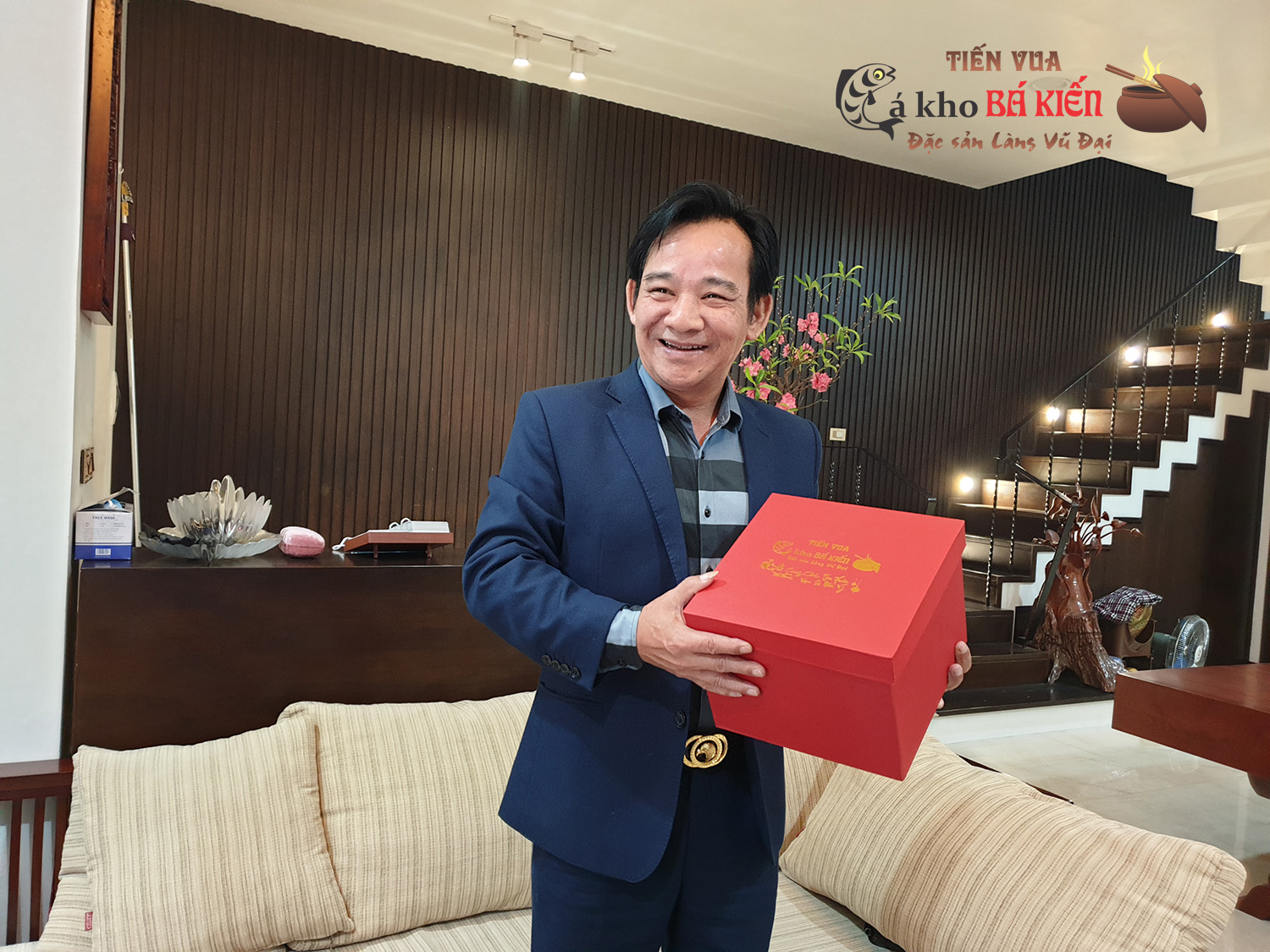 Nghệ sĩ hài Quang Tèo rất ấn tượng với niêu Cá kho Tiến Vua