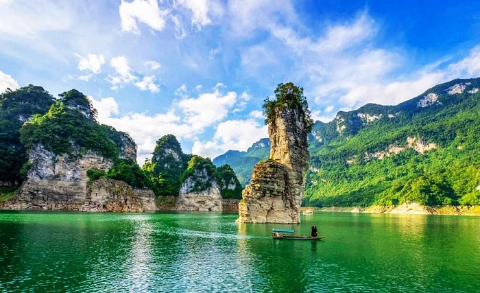 Du lịch Na Hang ngày càng thu hút du khách bởi cảnh đẹp hoang sơ mà thơ mộng