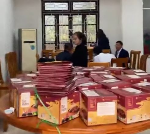 Giao 100 niêu cá kho Vũ Đại đến Agribank Hải Dương