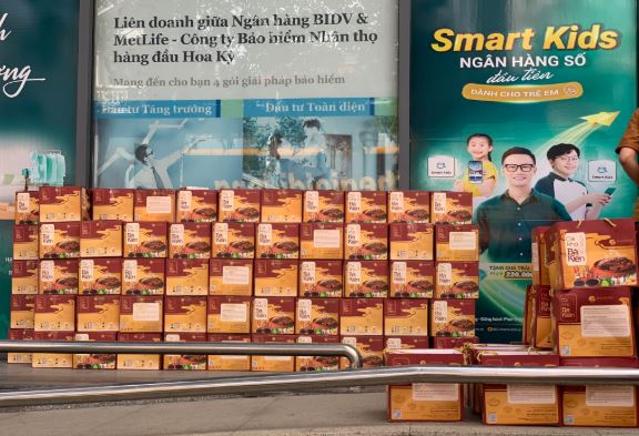 Giao 230 niêu cá kho đến ngân hàng BIDV Đông Anh HN